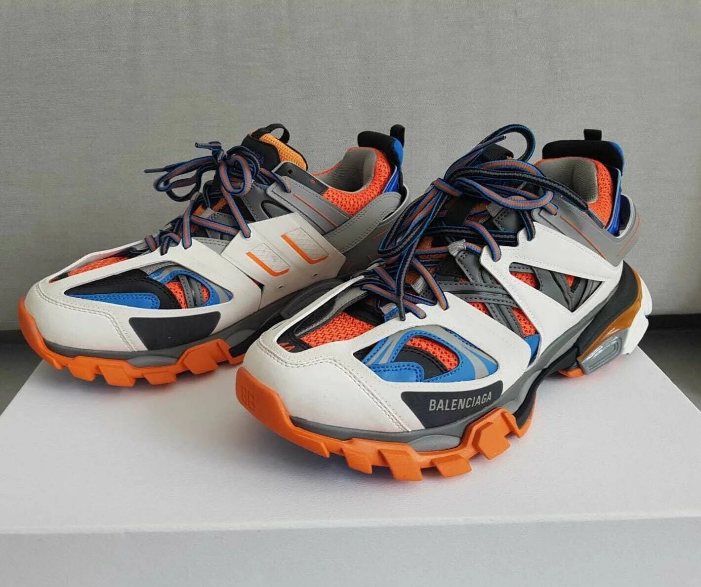 Balenciaga кроссовки track. Balenciaga track Orange Blue. Кроссовки Balenciaga track. Баленсиага трак 2. Balenciaga track 44.