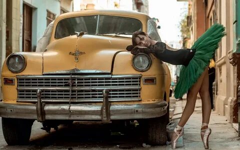 Dancing car