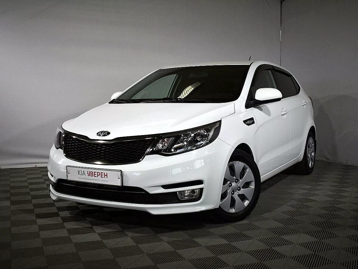 Kia Rio III Рестайлинг, 2016. Kia Rio III 2015 Рестайлинг. Kia Rio 2015 белая. Kia Rio 3 2017.