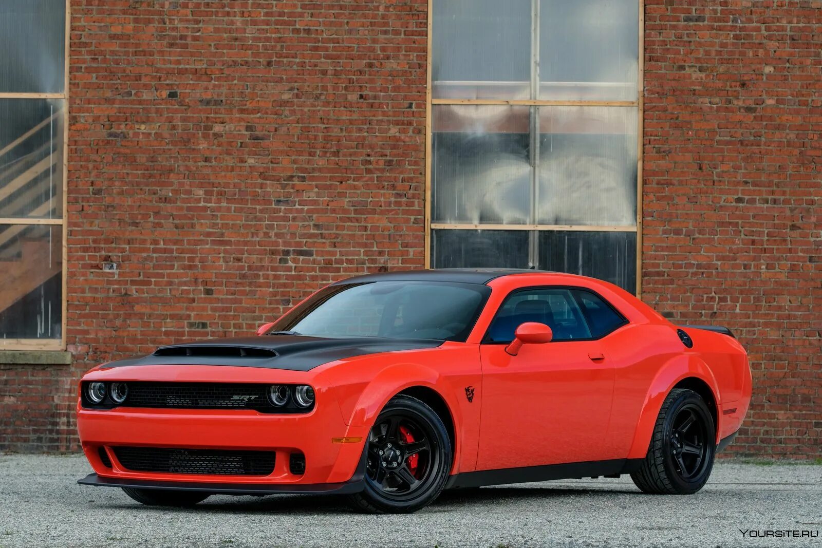 Dodge srt 170. Додж Челленджер стр демон. Додж СРТ демон. Dodge Challenger srt Demon 2018. Додж Чарджер СРТ демон.