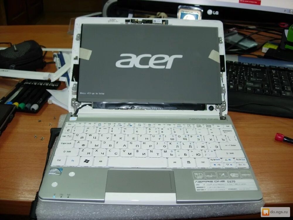 Матрица Acer Aspire. Разбитый ноутбук Acer. Фотографии сломанного ноутбука Acer. Фото сломанный ноутбук Acer.