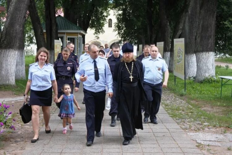 начальник омвд по тихвинскому району ленинградской области. петривний валерий петрович тихвин. овд тихвинского района. тихвинский монастырь чаплыгин. омвд по тихвинскому району ленинградской области.