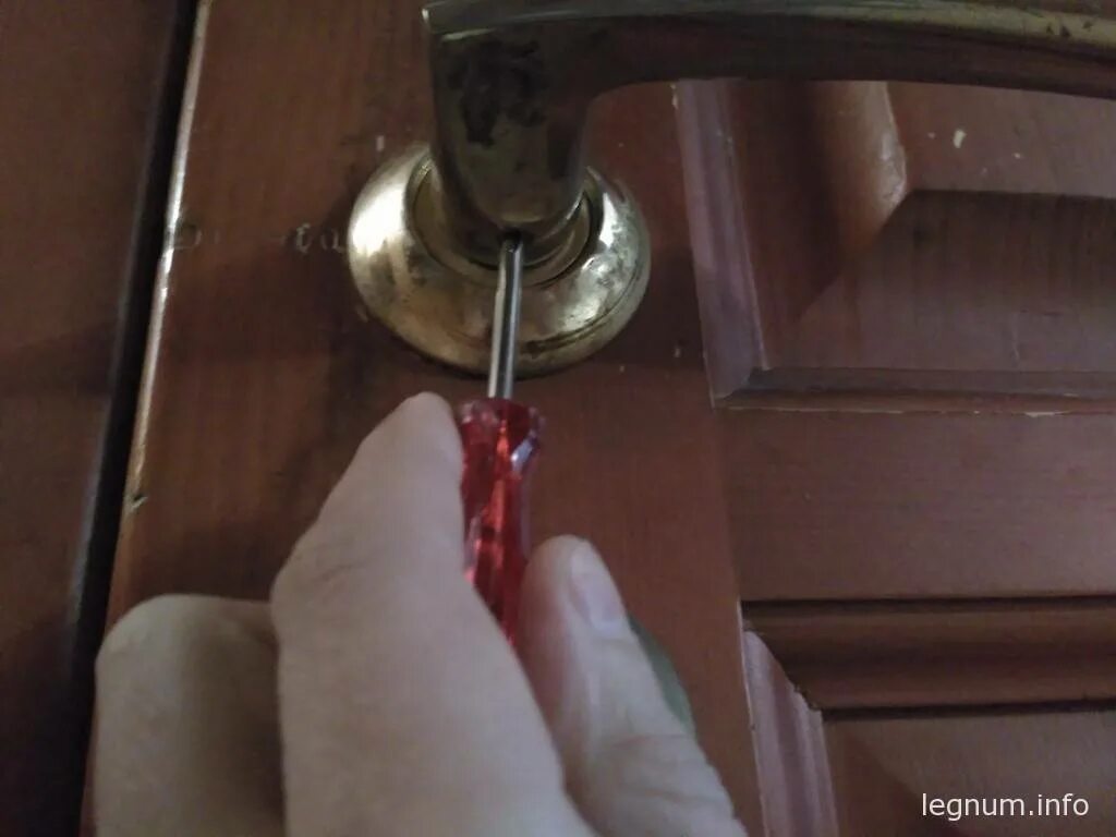 Как сделать сломанную ручку
