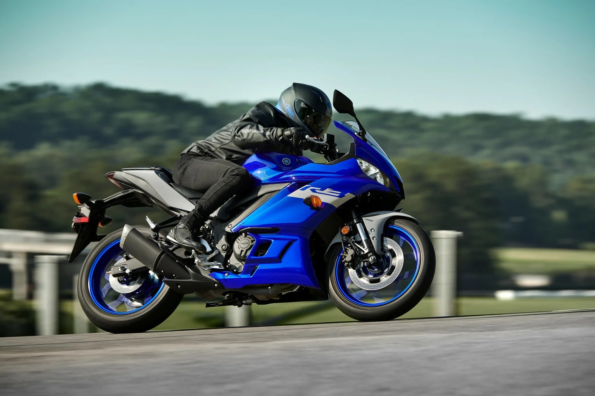 Какие лучше брать мотоцикл. Yamaha yzf r3 2025. мотоцикл yamaha yzf-r3. ямаха yzf r3. yamaha r3 2025.