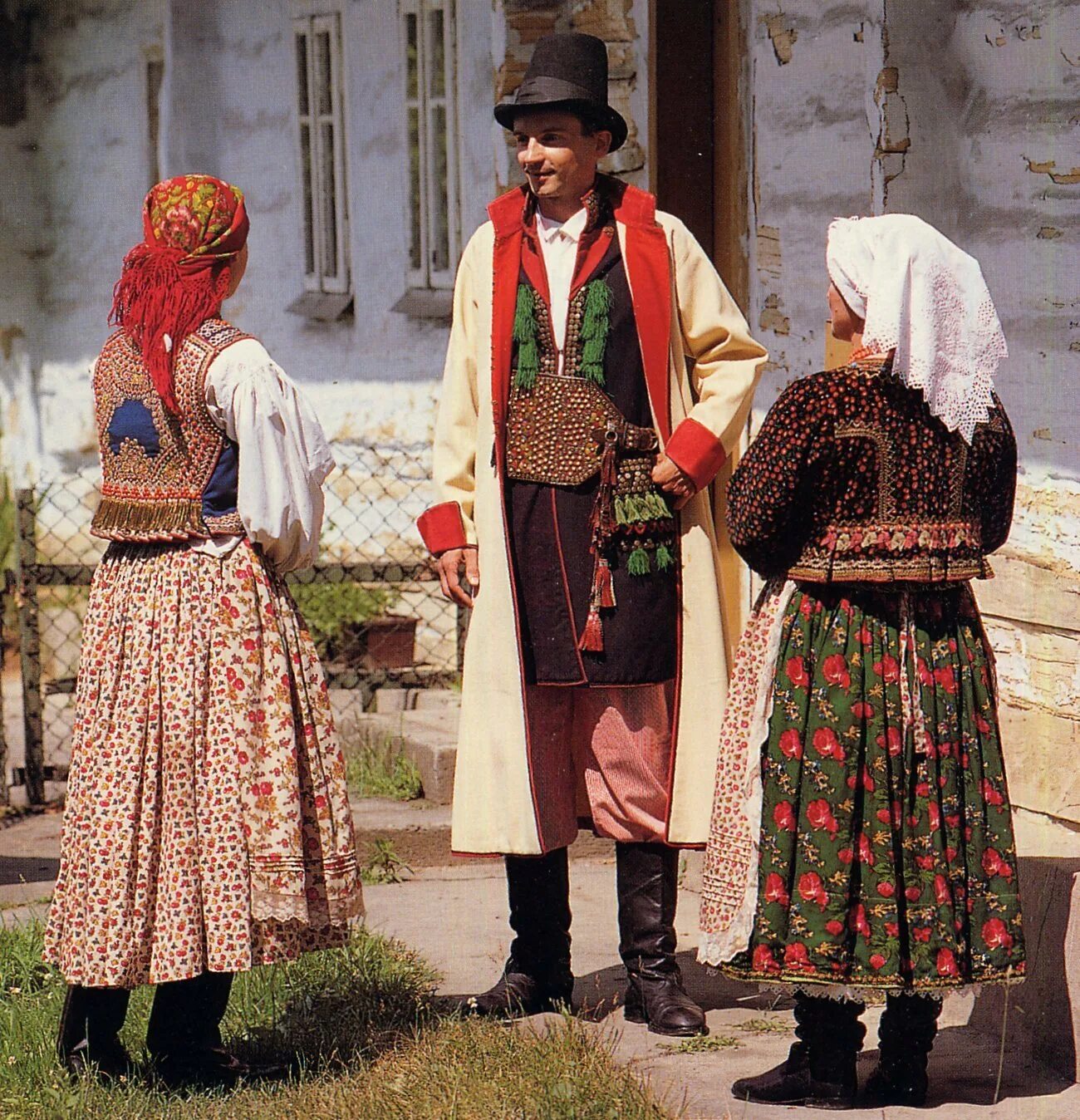 British local. Locals отзывы аренда. Переговоры с англичанами. Диалекты английского языка. Диалекты британского английского языка.