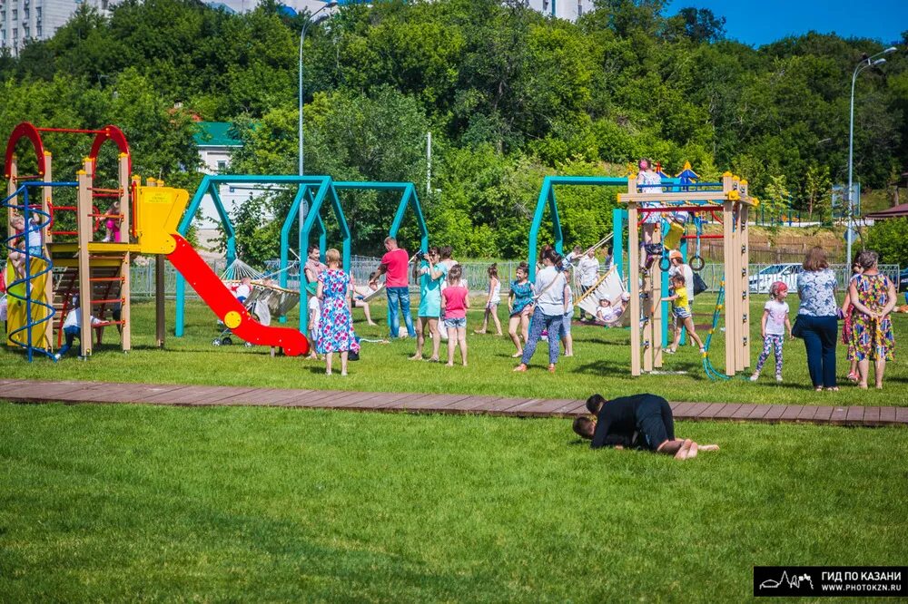 Детские парки в Казани на свежем воздухе. Казань развлечения для детей. Куда можно погулять с детьми. Детские развлечения в Казани летом.