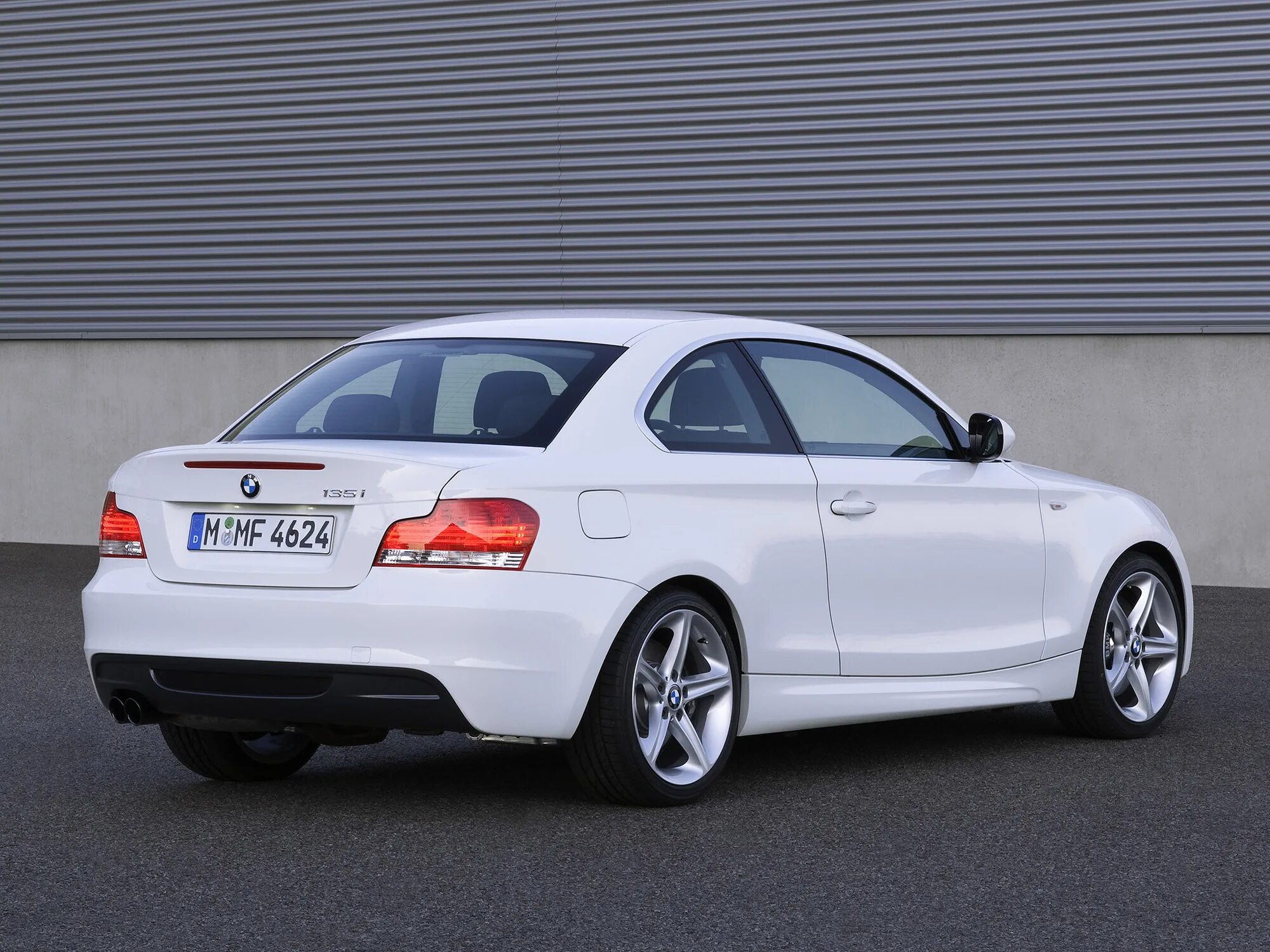 Bmw m1 e82. Bmw 1m coupe e82. Бмв м1 2010. Бмв м1 е82. Bmw 1 e82.
