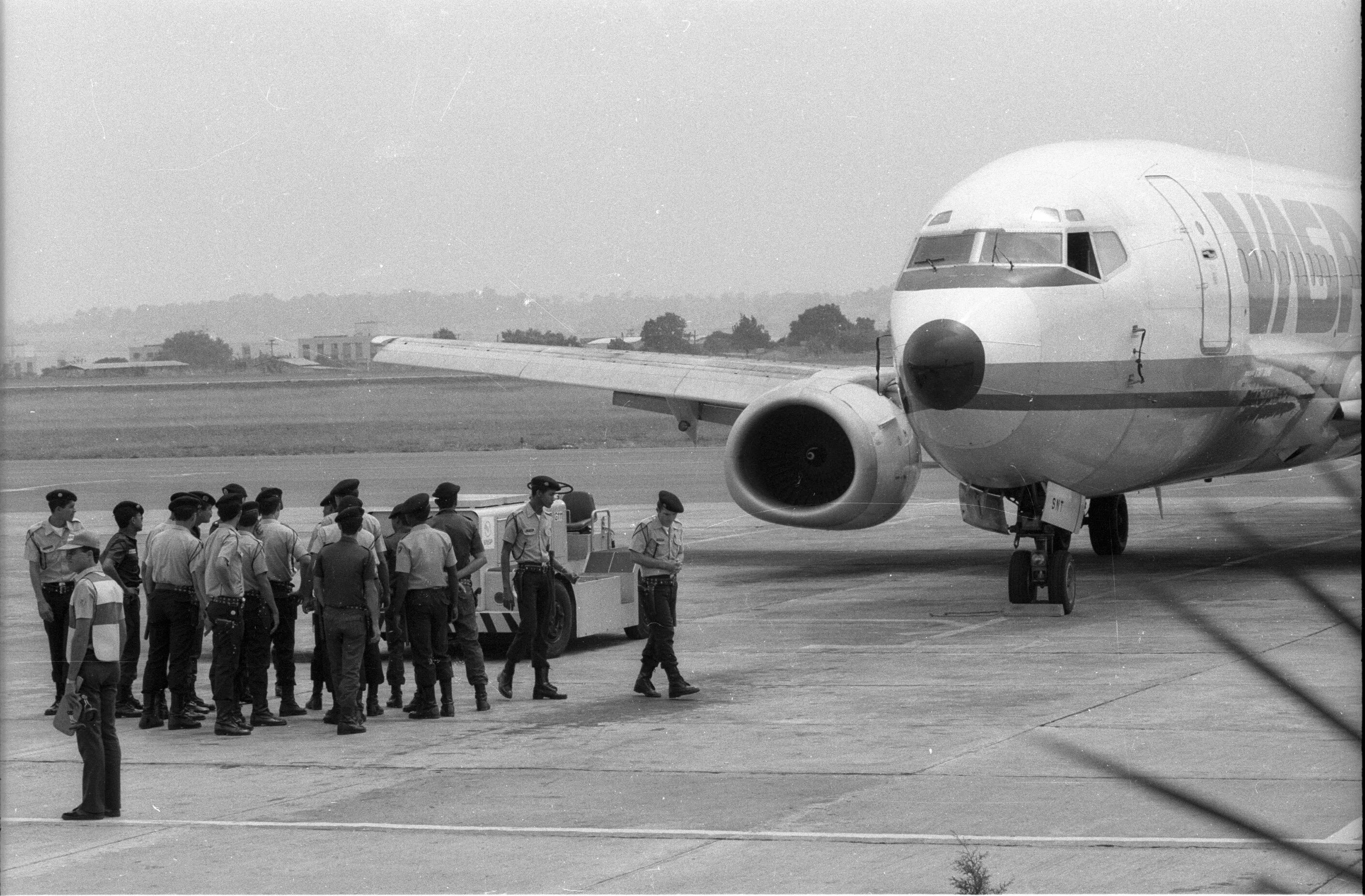 Боинг сентябрь 1983. Сбитый корейский боинг в 1983. южнокорейский самолет 1983. корейский боинг 1978 год карелия. сбитый корейский самолет.