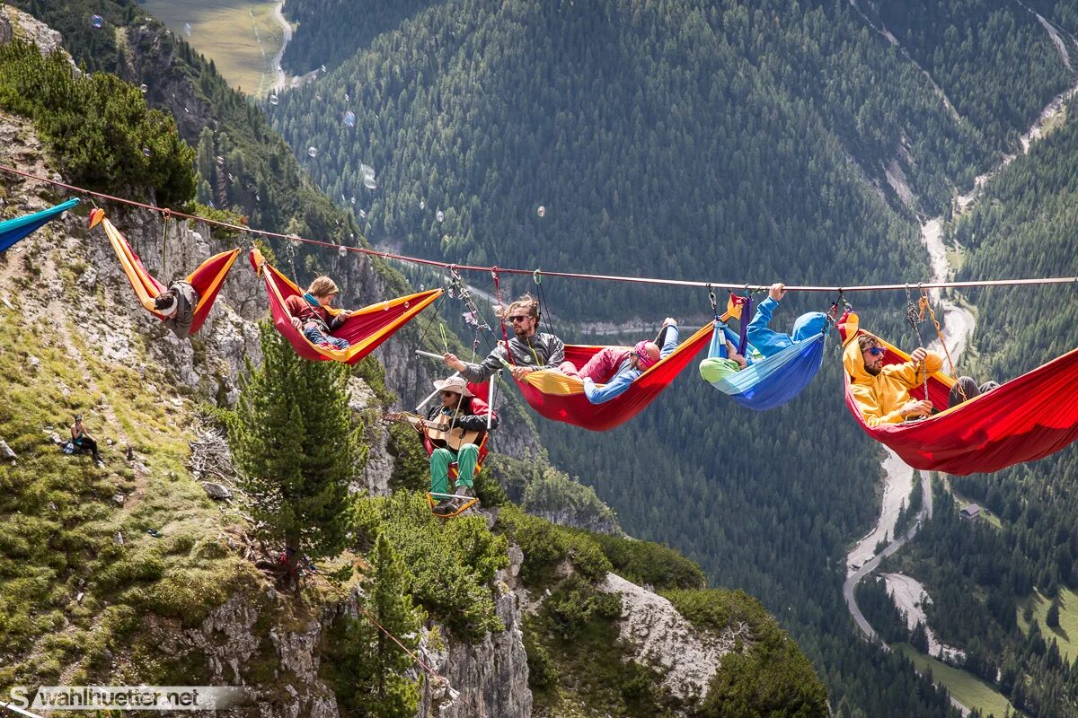 Самолет над пляжем. Идеи для путешествий. Необычные туристы. Туризм. Турист путешественник.