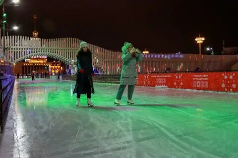 До какого работают катки в москве 2024