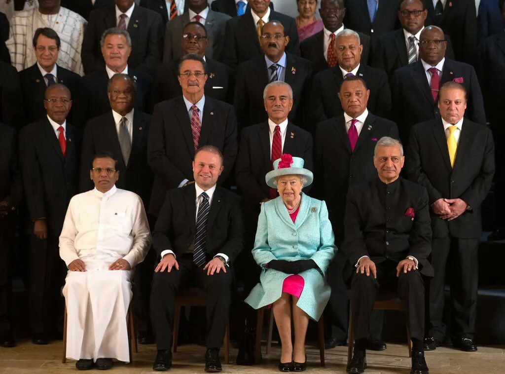 Head of state uk. Елизавета 2 Содружество наций. Маргарет Тэтчер Содружество наций. Елизавета 2 глава Содружества наций. Встреча глав Содружества Тэтчер.