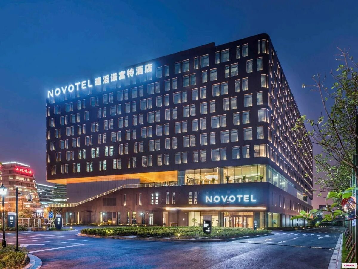 Shanghai hotels. Подземный отель в шанхае. Сунцзян шанхай. Hotel shanghai в шанхае. Отель шимао шанхай.