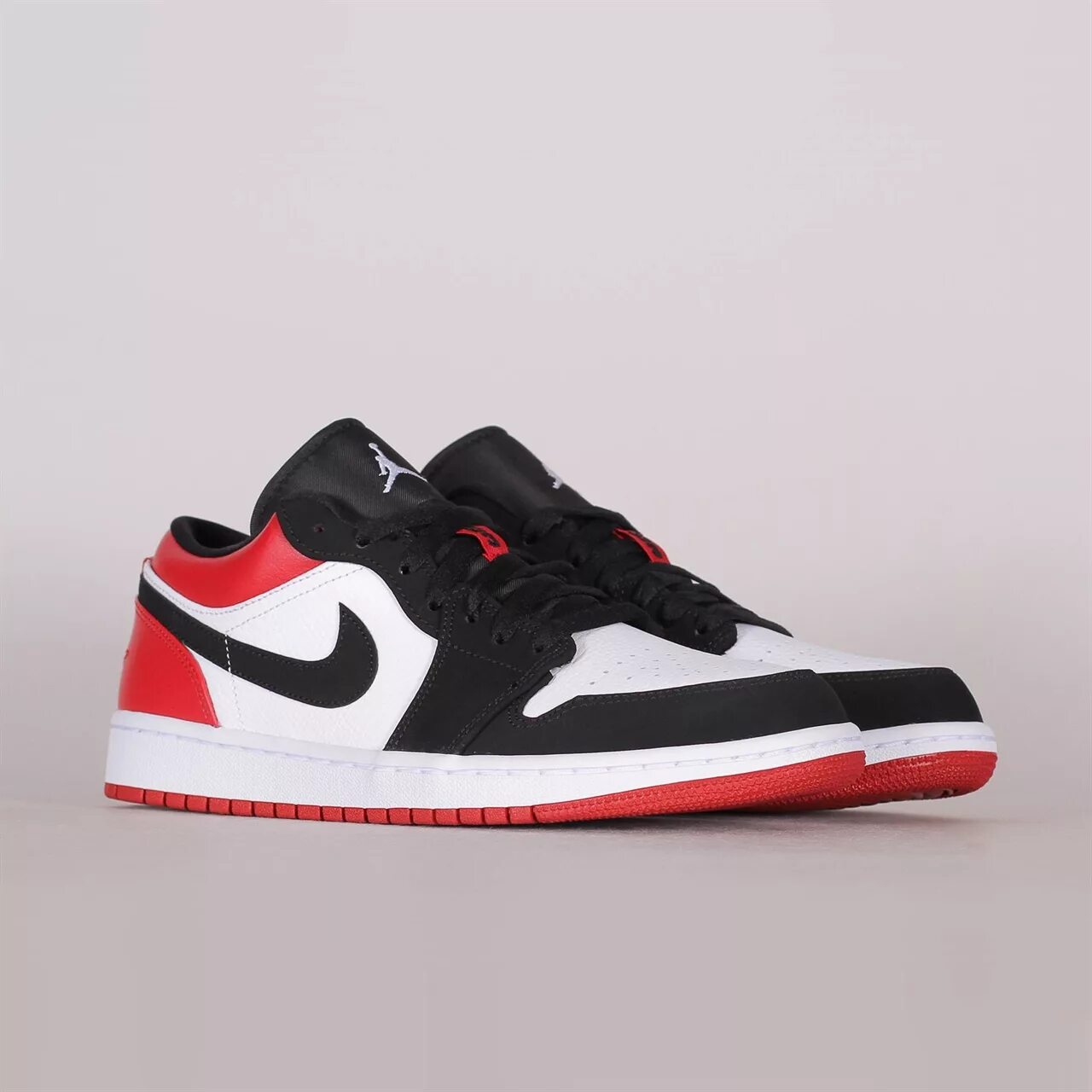 Nike Air Jordan 1 Low Black Toe. Nike Jordan 1 Low. Nike Air Jordan 1 Black Toe. Низкие джорданы 1