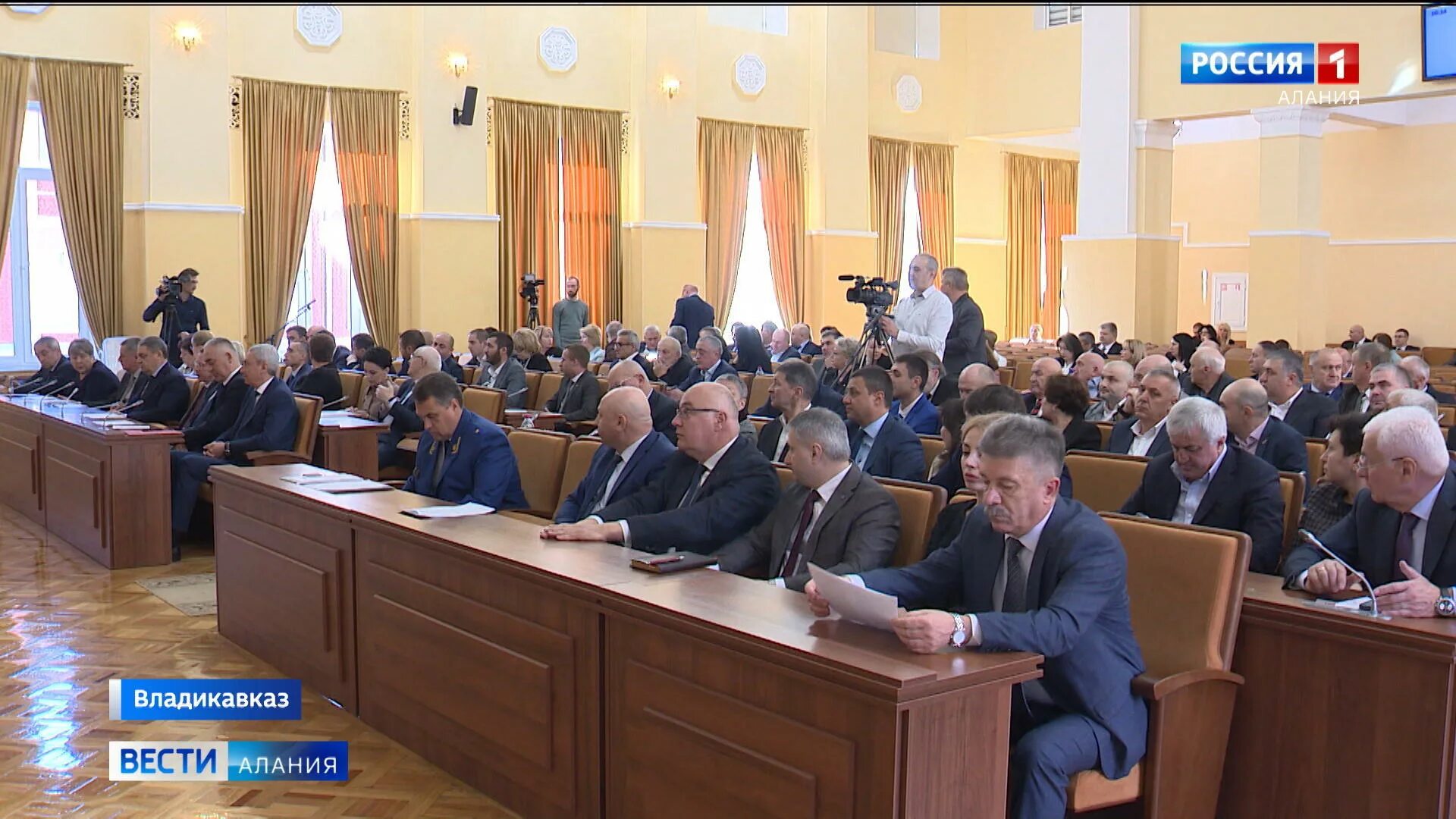 Парламент северной осетии. Парламент северной осетии алания. Парламент северной осетии. Прицедательпарламента рсо алания. Северный парламент.