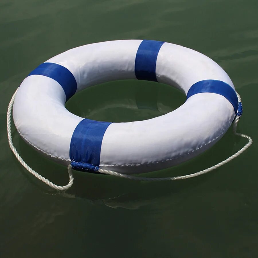 Спасательный круг. Спасательный круг на лодке. Спасательный круг в бассейне. Спасательный круг из пенопласта.