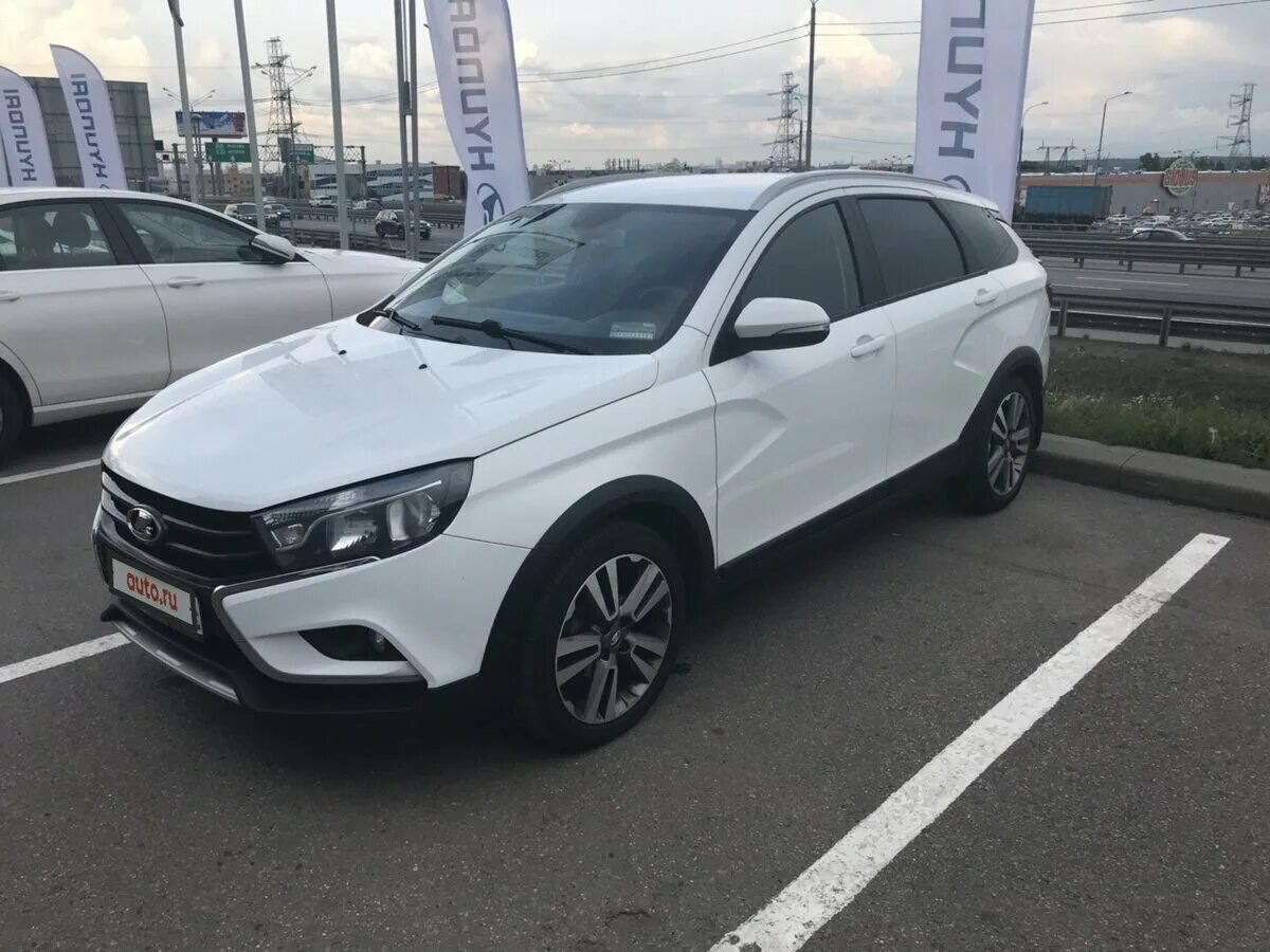 Купить б/у Lada (ВАЗ) Vesta I SW Cross 1.6 MT (106 л.с.) бензин механика в Самар