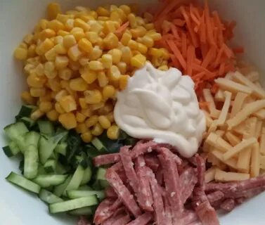 Салат морковь сыр колбаса сухарики