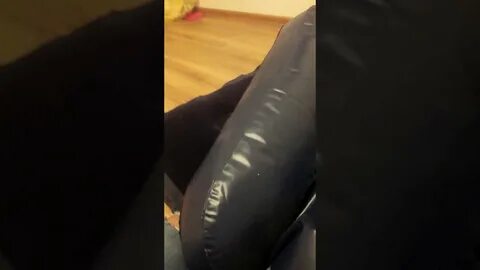 Как сдуть надувной матрас насосом