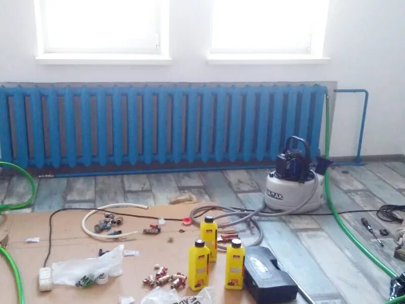Как почистить чугунную батарею внутри