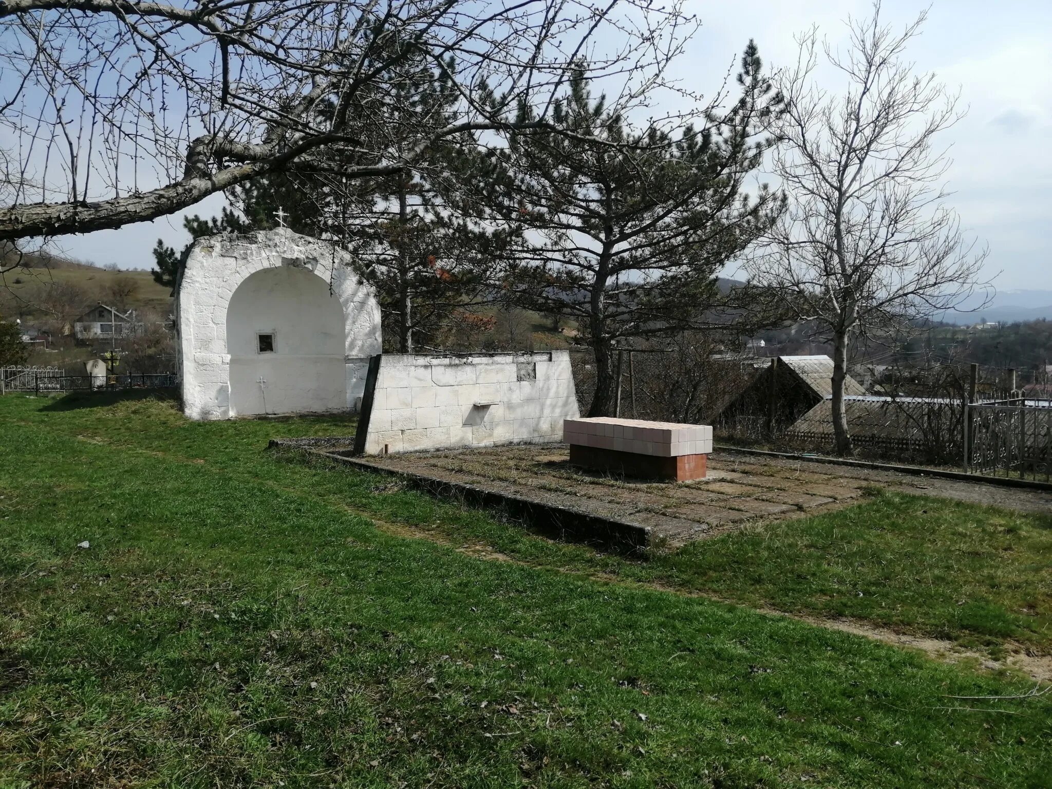 Фурмановка Бахчисарайский район. Село научное Бахчисарайский район. Село Фурмановка Бахчисарайский кладбище. Село Фурмановка Бахчисарайский район достопримечательности.