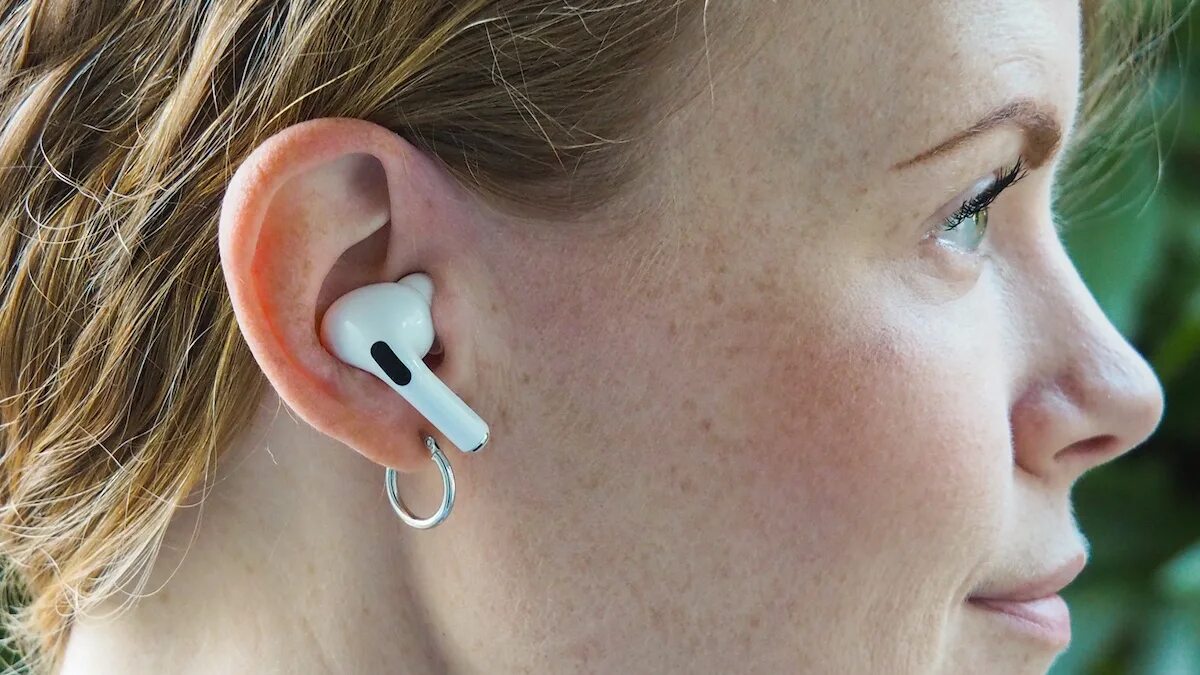 Почему airpods издают звуковой сигнал. Airpods pro 2. аирподс 2 в ушах. airpods pro 2 в ушах. inoi pods наушники.