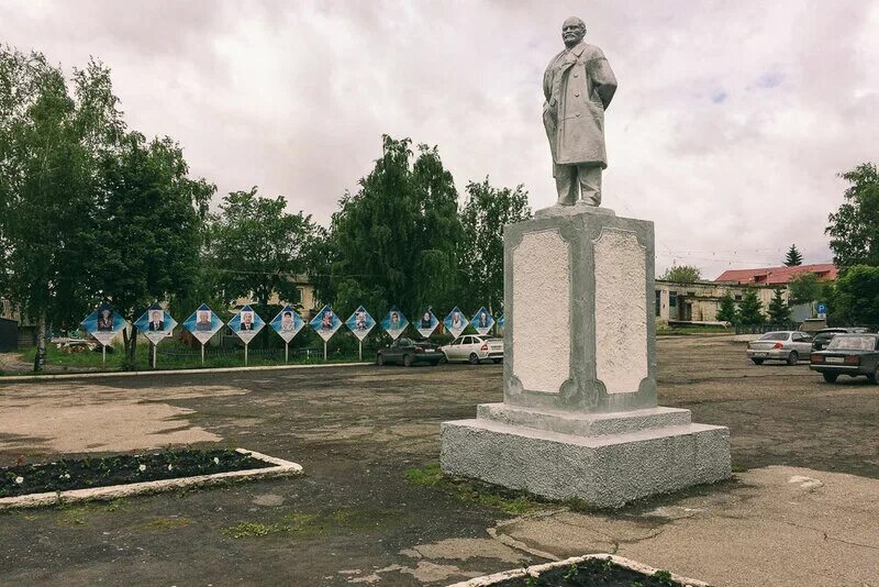 Обелиск Карсун. Памятники Карсун Ульяновская область. Памятник Ленину в Карсуне.