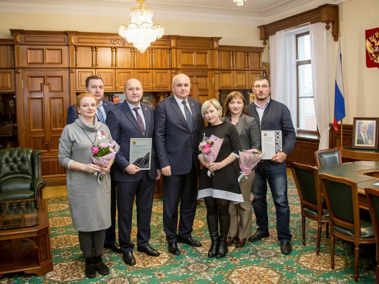 Сотрудники редакции Московский комсомолец. Московский комсомолец новости. Новости России МК. Новости МК лента.