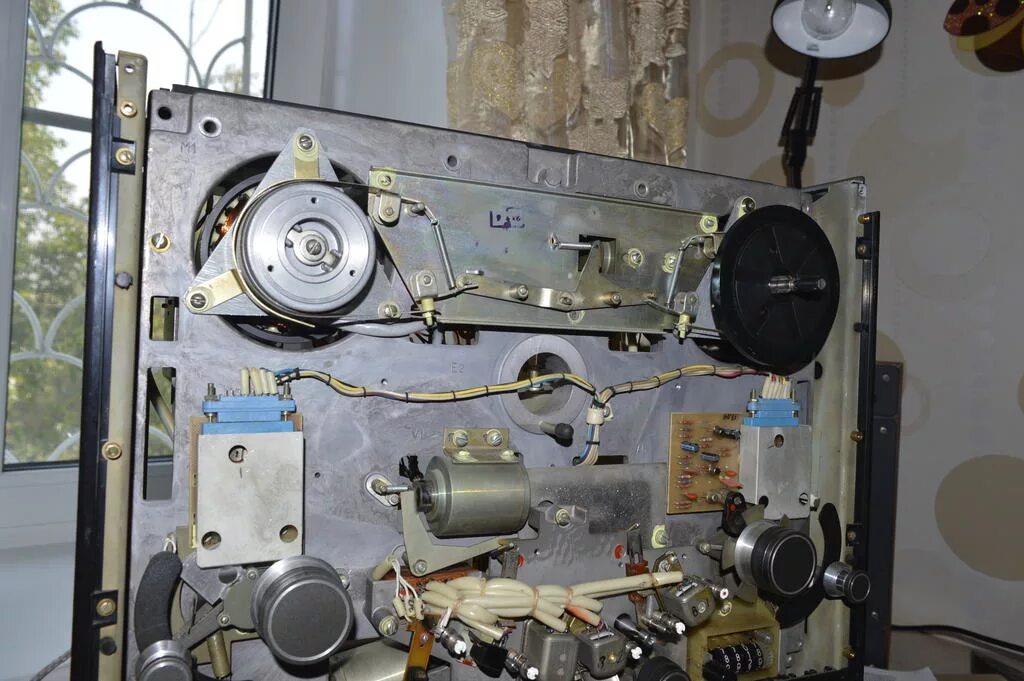 починить магнитофон