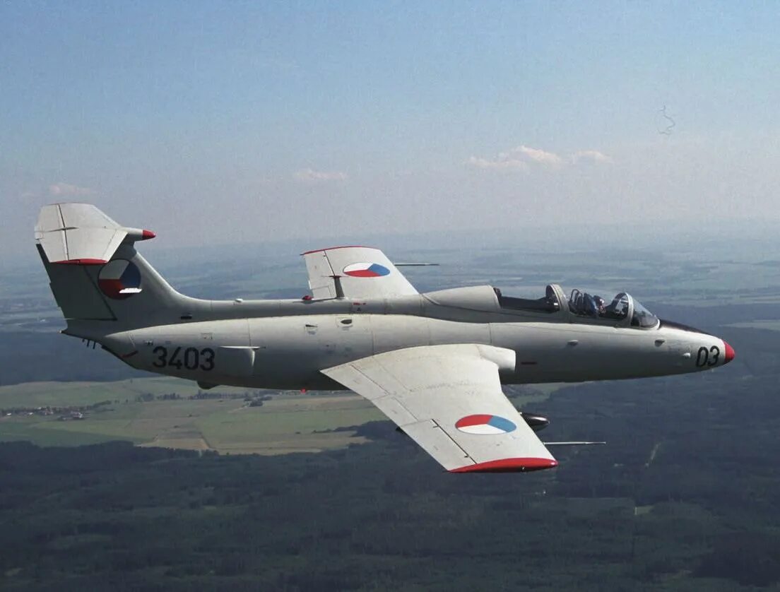 Aero l-29 Delfin. Самолёт л-29 Дельфин. Aero l-29 Delfin самолёты Aero. Л-29 Aero l-29 «Delfin».