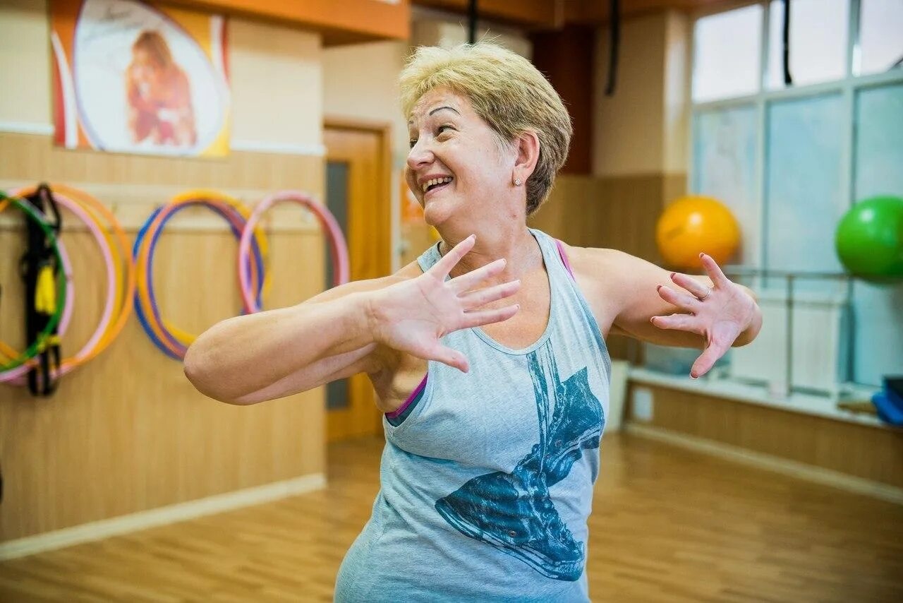 Зарядка для пожилых. Гимнастика для пожилых людей. Физкультура для пожилых. Лечебная физкультура для пожилых.