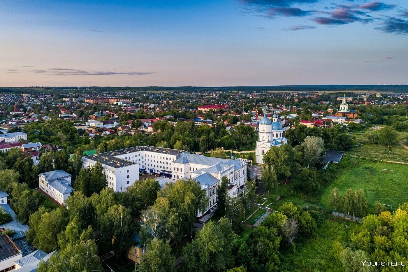 В каком городе находится елабуга. Елабуга Татарстан. Елабуга центр города. Елабуга нижняя часть. Елабуга панорама.