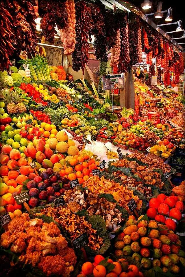 Дорогомиловский колхозный рынок. Базар лучшие. Дра6омиловский рыно. Barcelona la boqueria market. Усачевский рынок москва.