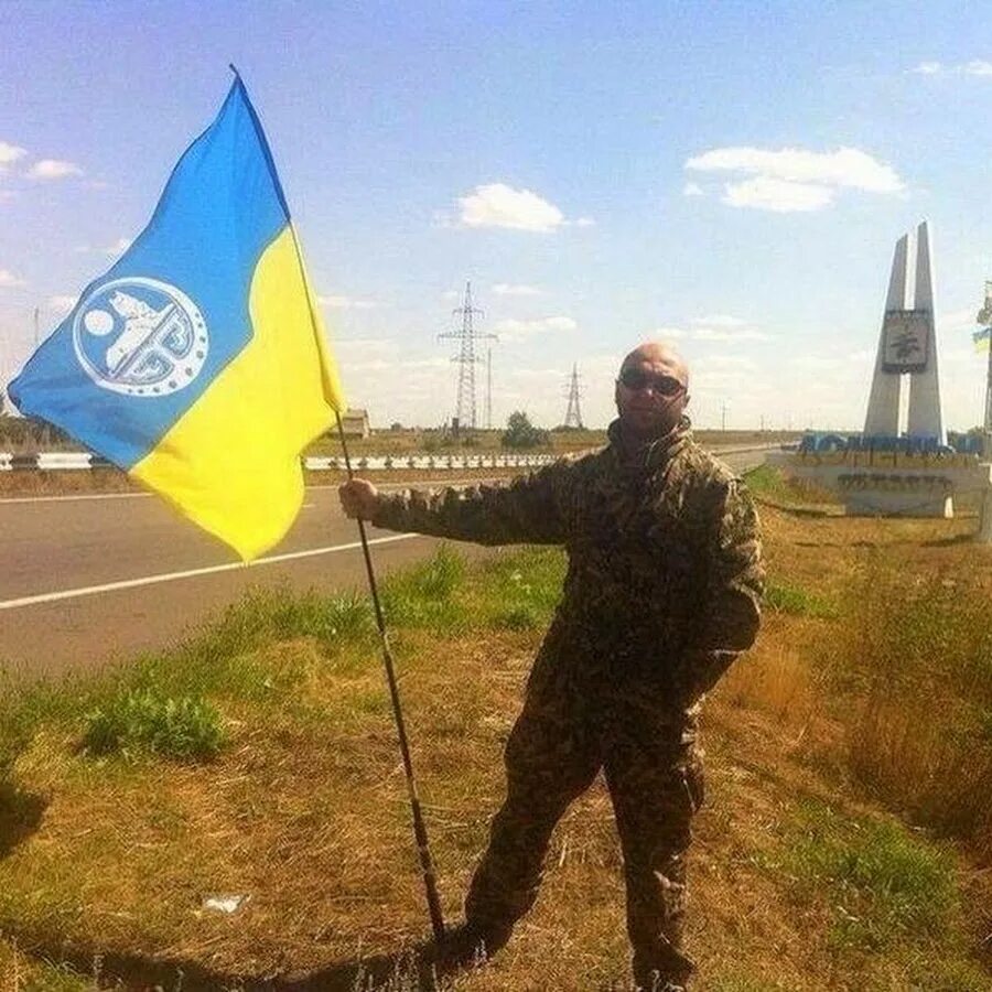 Ичкерийцы это. Ичкерия и Украина. Флаг Ичкерии и Украины. Чеченцы на Украине.