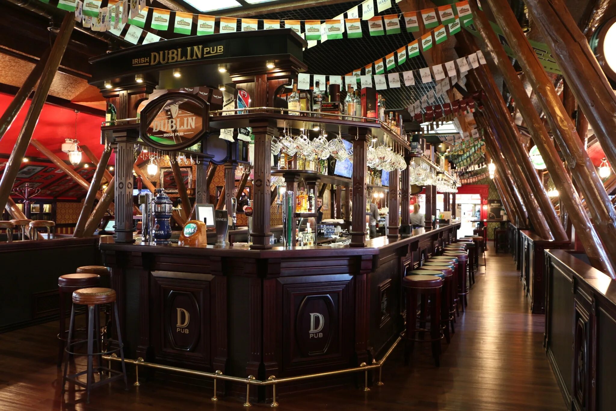 Irish dublin. Irish pub dublin, уфа. ирландский паб дублин. пабы дублина ирландия. ирландский паб дублинец.