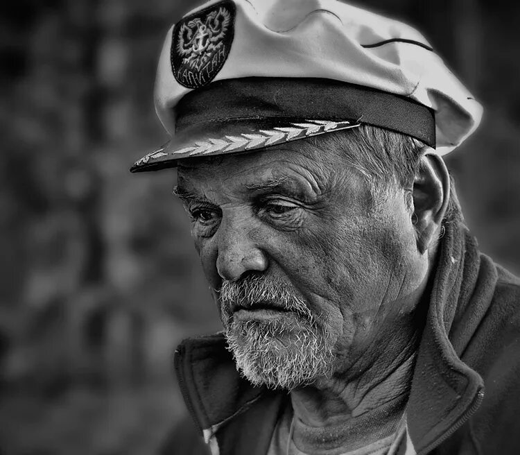 7 нидерланды. 5 0. Ром old captain , 0. Капитан линк. Old captain.