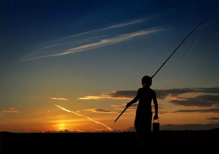 Лето рыбалка. На рыбалку стоит идти. На рыбалку стоит идти. Бабы на рыбалке. Приколы на рыбалке.