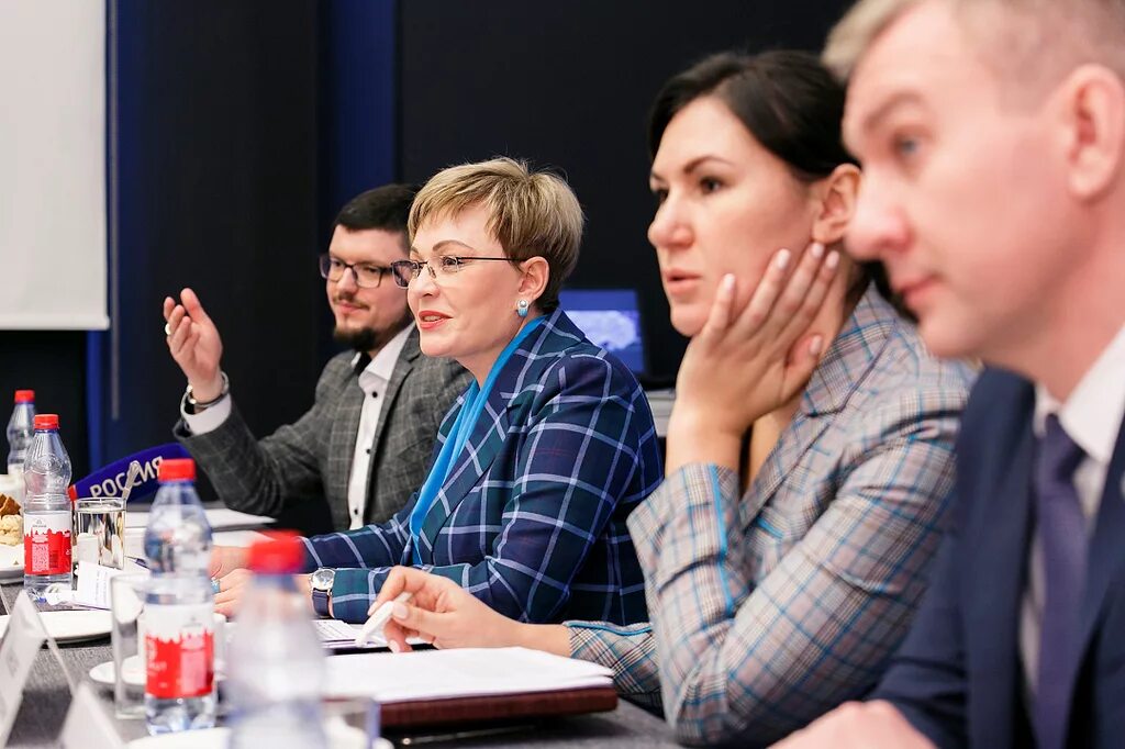 Мурманск предприниматели фото. Чибис в ленинградской области. Макаров бизнесмен мурманск. Бизнесмен мурманска. Мурманск предприниматель михаил.