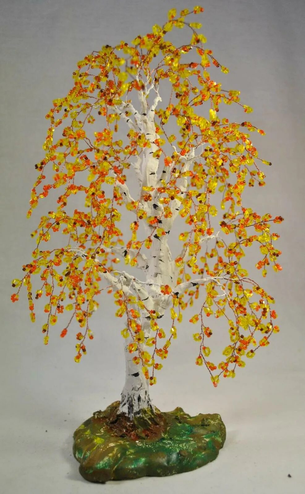 осеннее дерево из веток. осенние деревья из проволоки. поделка дерево. дерево из кленовых листьевлистьев. объемное осеннее дерево.