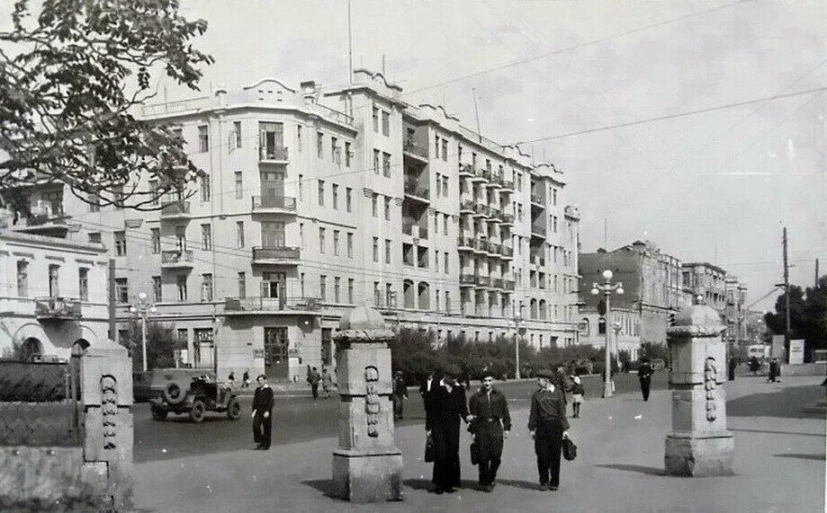 Азербайджан тауэр ход строительства. Старый баку 19 века. Было стало в баку построен. Кинотеатр шафаг в баку. Новые районы баку.