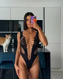 Sofía Suescun presume de su nuevo corte de pelo.