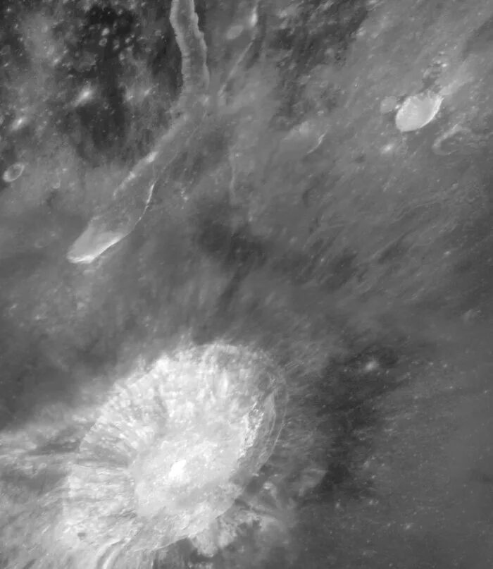 снимки луны с телескопа. снимки луны. телескоп хаббл луна. кратер аристарх на луне. телескоп хаббл луна.