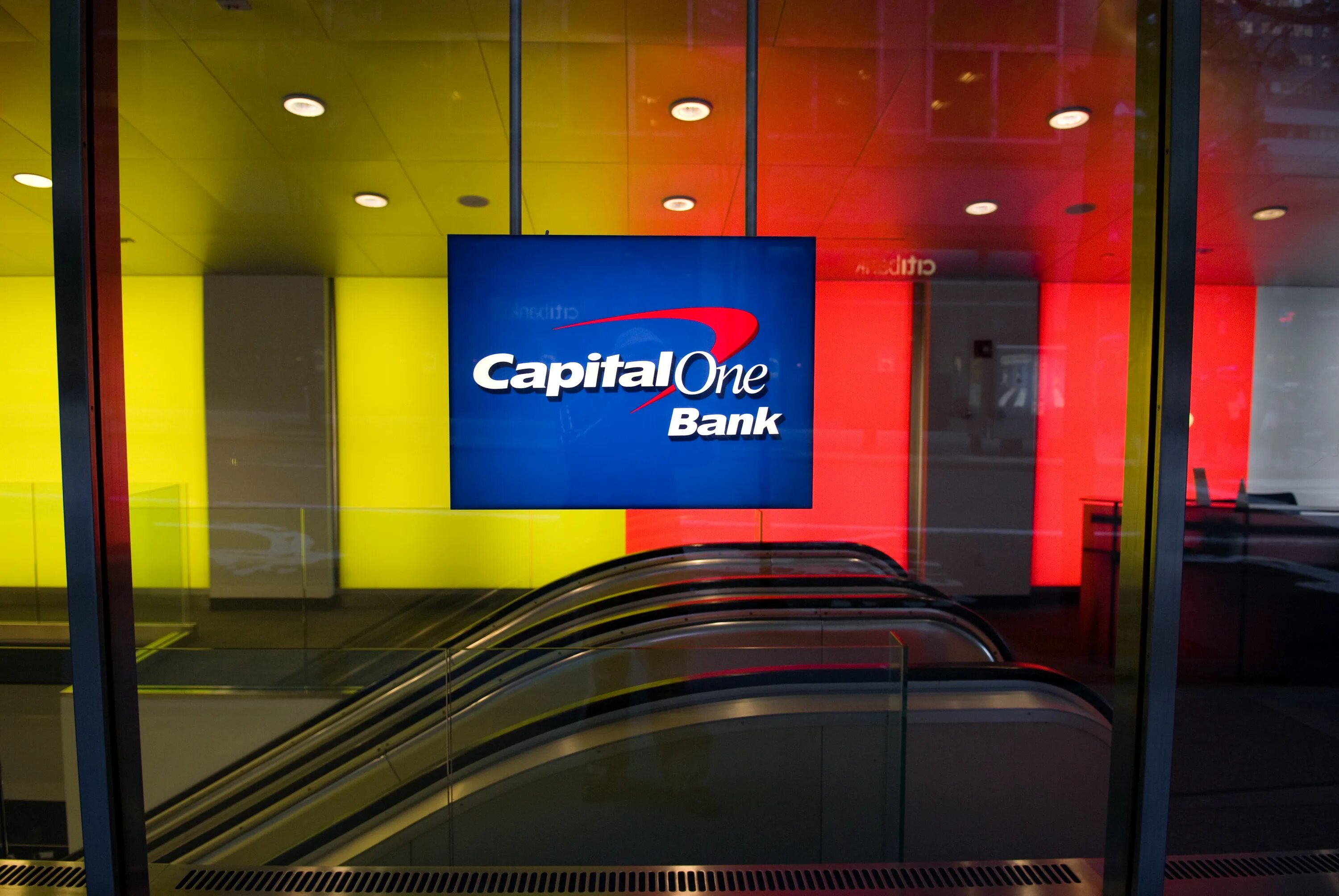 S one capital. Capital one. Capital one Bank. Компания Capital one.
