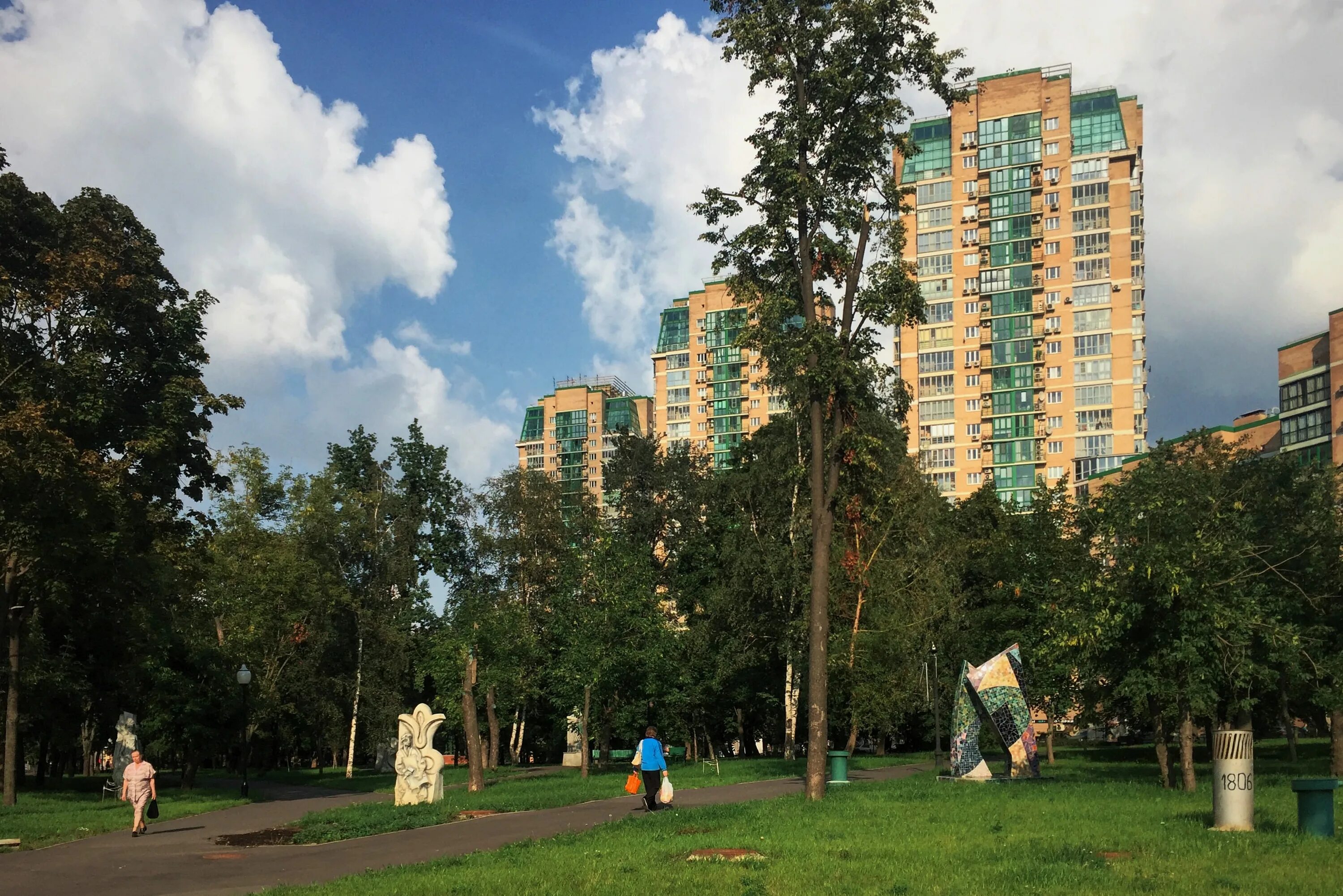 Ул бажова 2. ВДНХ Бажова 8. Москва улица Бажова дом 2. Сквер Бажова в Москве. Бажова 8 парк рядом.