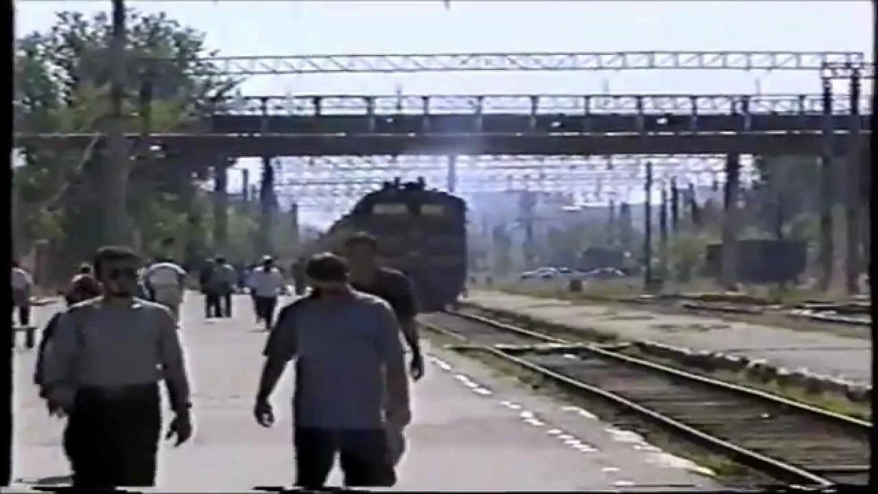 Вокзал Грозный 1997. ЖД вокзал Чечня. Станция Грозный. Железнодорожный вокзал Грозный. Грозный москва станций