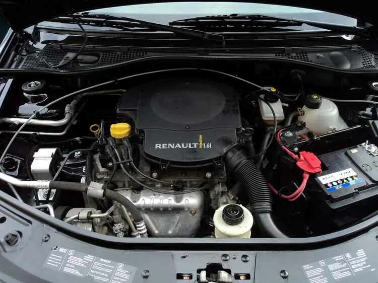 4 k7j. 6 16 кл логан 2. Рено логан 1 двигатель 1. 4. Моторный отсек рено логан 1.