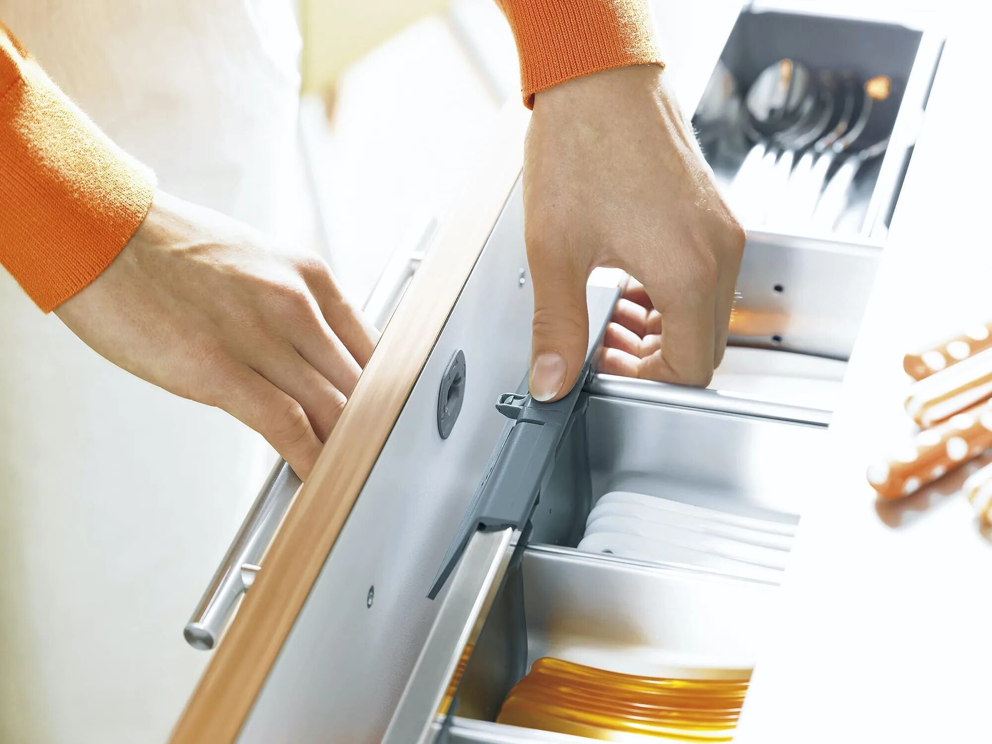 Blum когда можно будет. Zif.80m7 blum. ящик тандембокс blum. внутренний ящик тандембокс blum. ручка поводок blum.