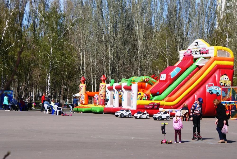 Победа развлечения. Парк Победы Самара. Парк Победы Самара аттракционы. Парк Победы Уфа детская площадка. Парк Победы Липецк аттракционы.