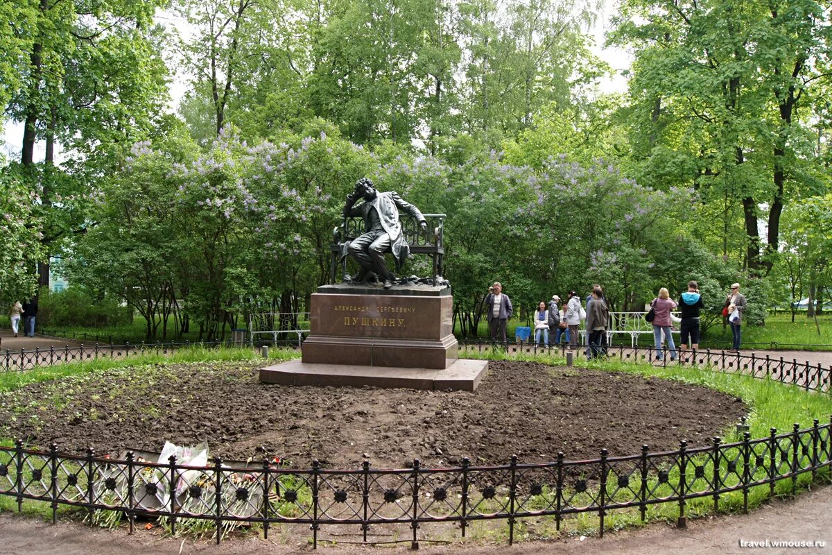 Ни лицейских садов ни царскосельских озер. Царское село Санкт-Петербург лицей Пушкина. Царское село Пушкин лицей. Лицей Пушкина в Царском селе. Пушкинский лицей в Царском селе.