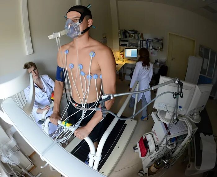 Медосмотр в армии. Медосмотр 13. Медосмотр 13. Мальчик на медицинском обследовании. Медосмотр 13.