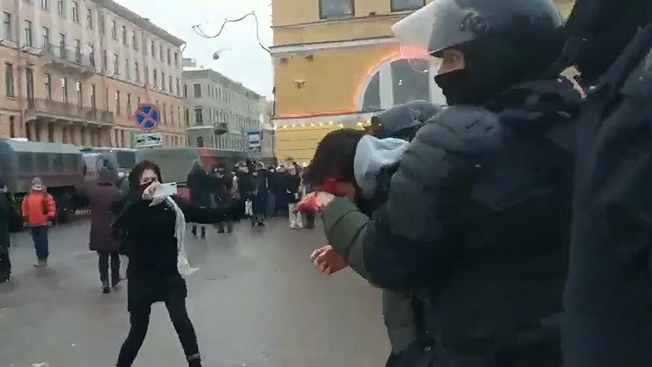 Разбит омон. Омон за путина. Разбит омон. Полиция украины. Драка на день вдв 2020.